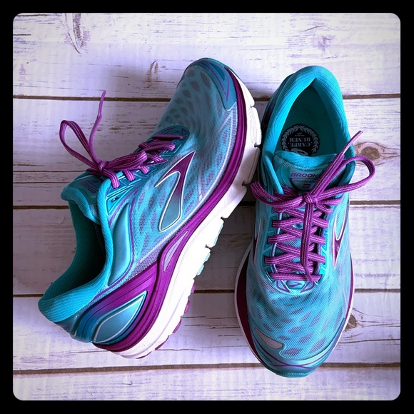 brooks shoes with guide rails